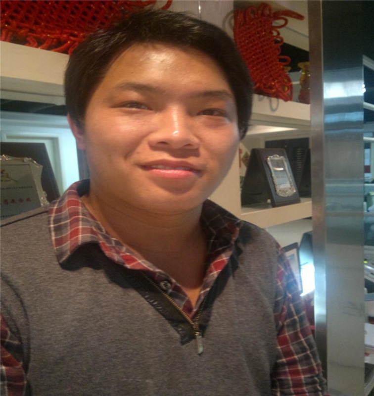 舞美设计师  牟剑